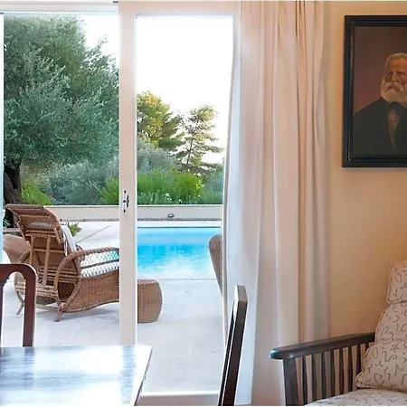 Sleeps 10 With Pool Air Con And Wifi *