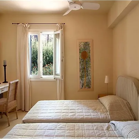 Sleeps 10 With Pool Air Con And Wifi Villa