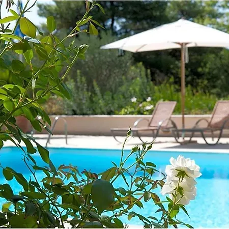Villa Sleeps 10 With Pool Air Con And Wifi